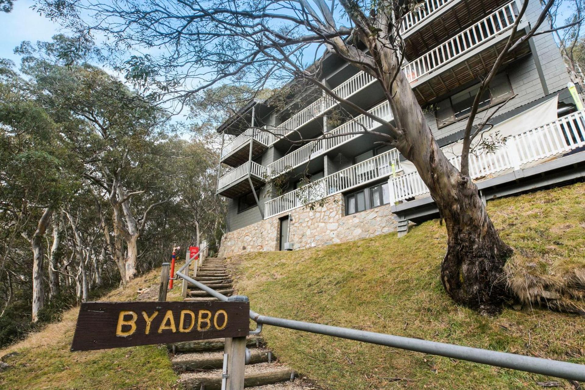 Byadbo 10 Apartment Thredbo Bagian luar foto
